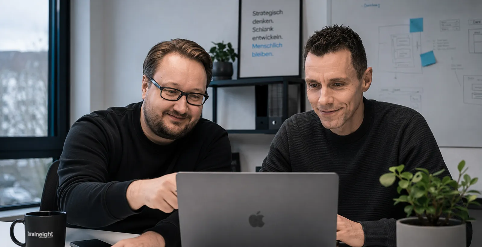 Das braineight-Team bei der Strategiearbeit